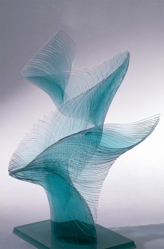 Laminated glass together with other glass can be used for Artistic expression such as colour roofs/walls, sculpture etc. 