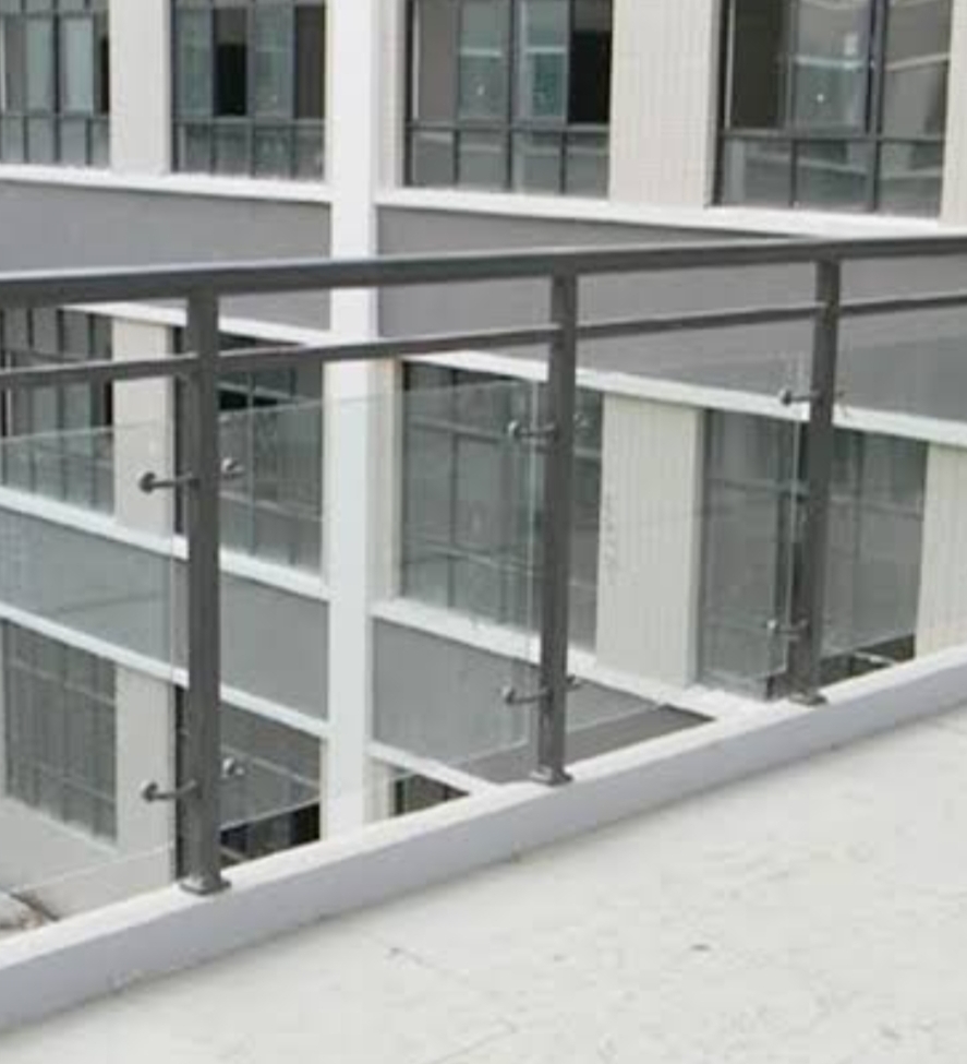 Pros and Cons of Glass Fences
Auckland glass balustrade
Auckland glass fence