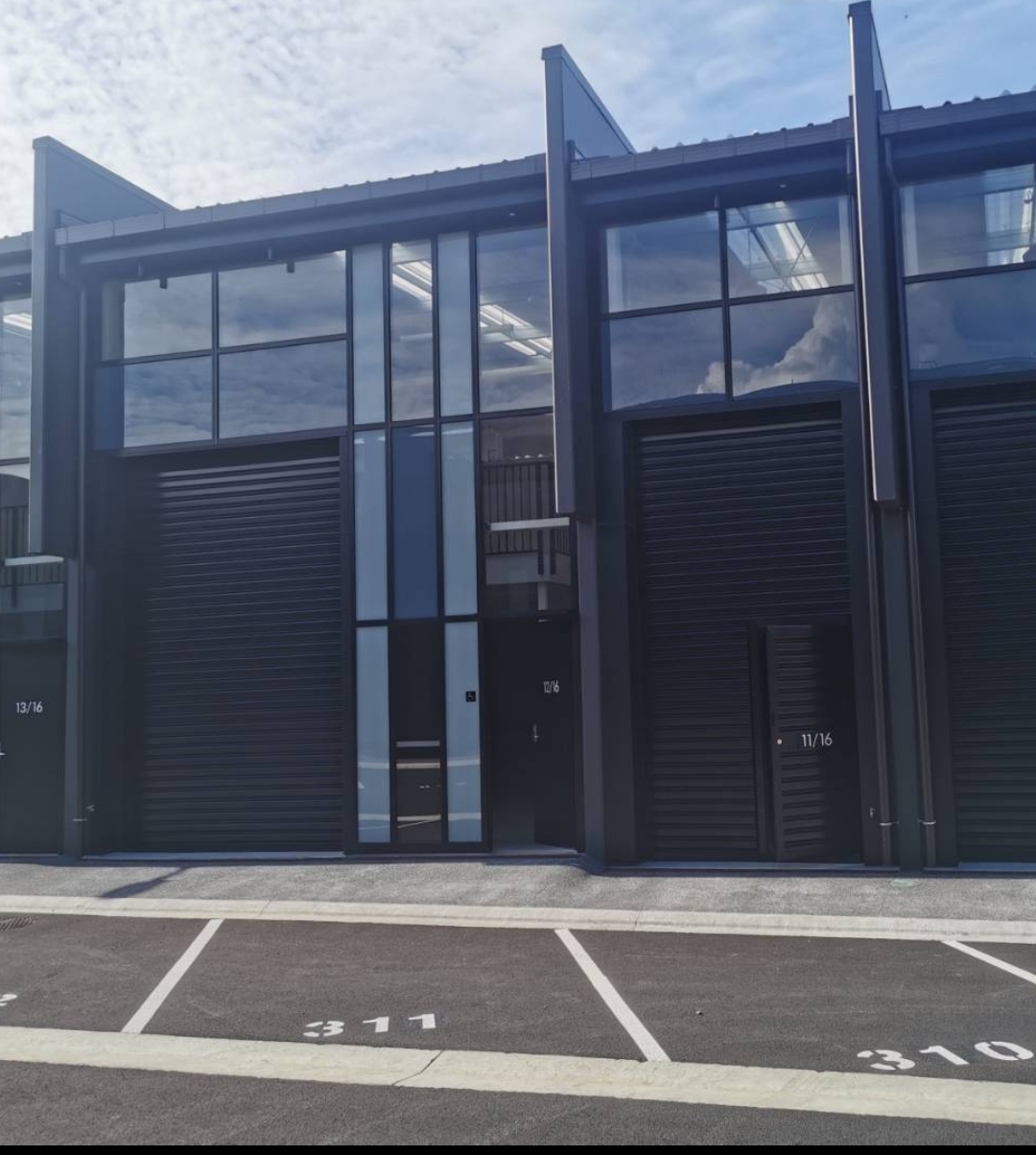 Total Glass and Mirror
Service to people, do all sorts of glazing jobs